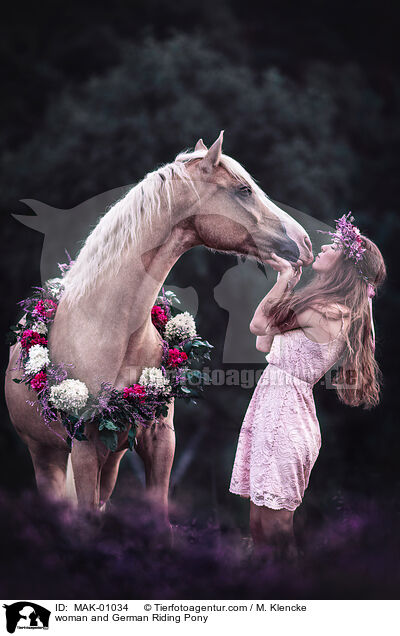 woman and German Riding Pony / MAK-01034