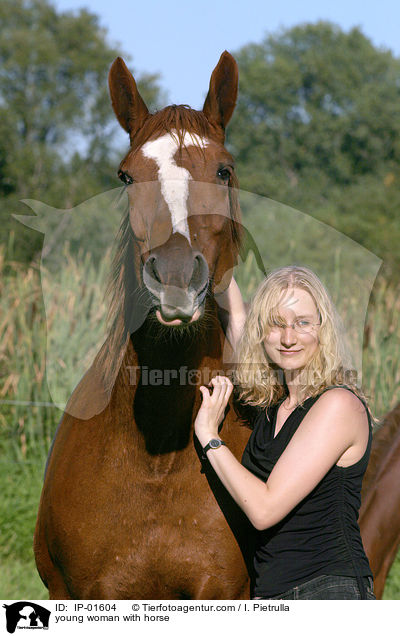 young woman with horse / IP-01604