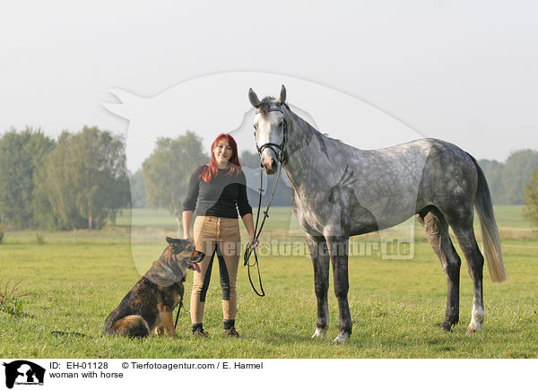woman with horse / EH-01128