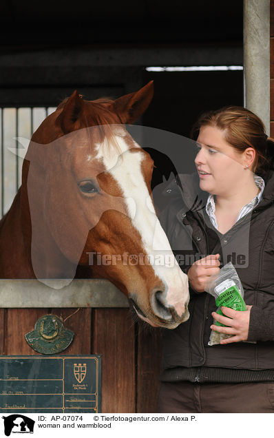 Frau und Deutsches Sportpferd / woman and warmblood / AP-07074