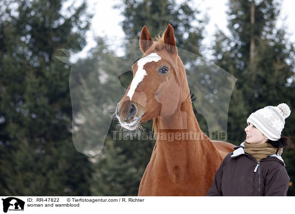 Frau mit Deutschem Sportpferd / woman and warmblood / RR-47822