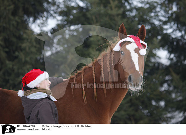 Frau mit Deutschem Sportpferd / woman and warmblood / RR-47846