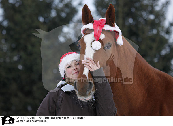 Frau mit Deutschem Sportpferd / woman and warmblood / RR-47856