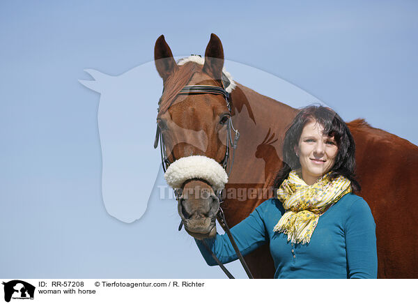 Frau mit Pferd / woman with horse / RR-57208