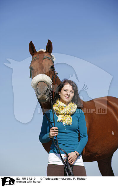 Frau mit Pferd / woman with horse / RR-57210