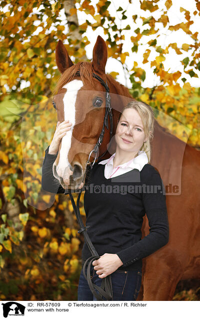 Frau mit Pferd / woman with horse / RR-57609