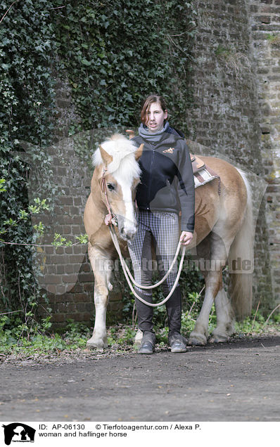 Frau und Haflinger / woman and haflinger horse / AP-06130