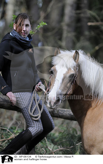 Frau und Haflinger / woman and haflinger horse / AP-06134
