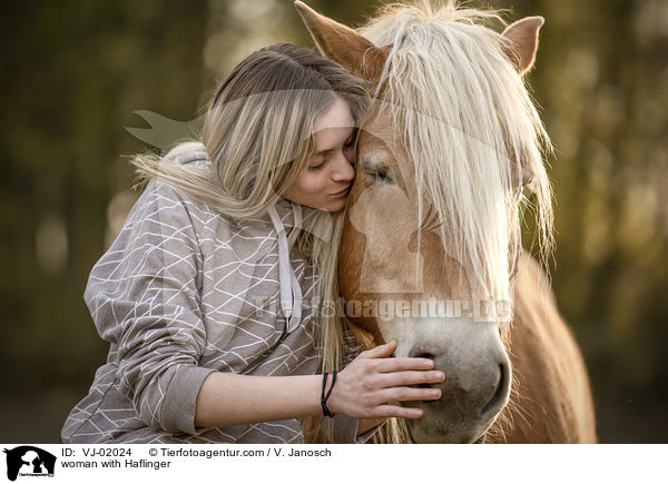 Frau mit Haflinger / woman with Haflinger / VJ-02024