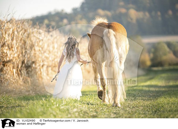 Frau und Haflinger / woman and Haflinger / VJ-02490