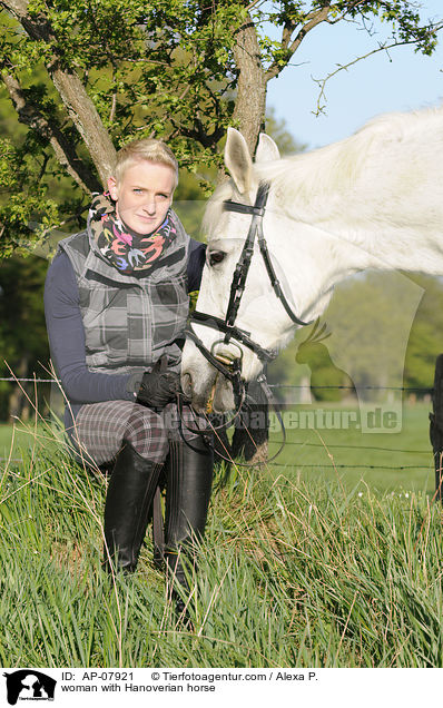 Frau mit Hannoveraner / woman with Hanoverian horse / AP-07921