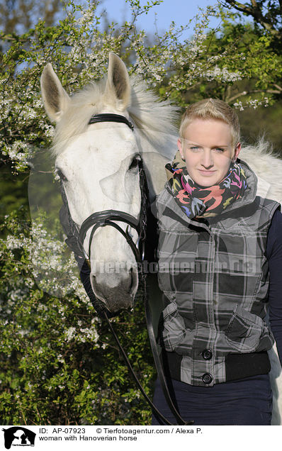 Frau mit Hannoveraner / woman with Hanoverian horse / AP-07923