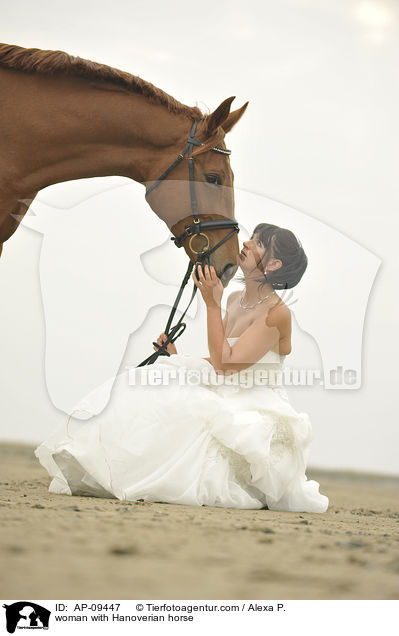 Frau mit Hannoveraner / woman with Hanoverian horse / AP-09447