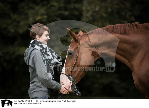 woman and Hanoverian / MAK-01084