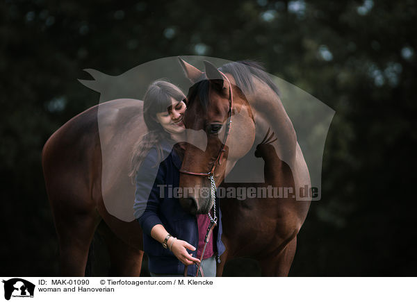 woman and Hanoverian / MAK-01090
