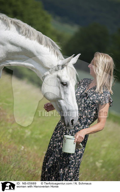 woman with Hanoverian Horse / NS-05889