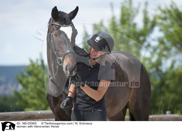 woman with Hanoverian Horse / NS-05965