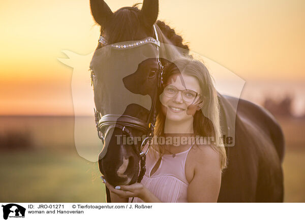 woman and Hanoverian / JRO-01271