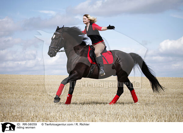 Freizeitreiten / riding woman / RR-38059