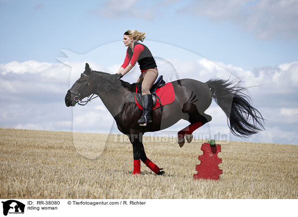 Freizeitreiten / riding woman / RR-38080