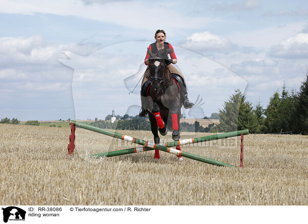 Freizeitreiten / riding woman / RR-38086