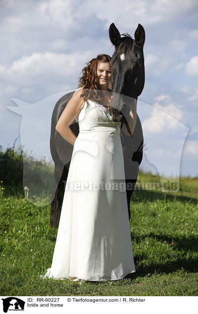 Braut und Pferd / bride and horse / RR-90227