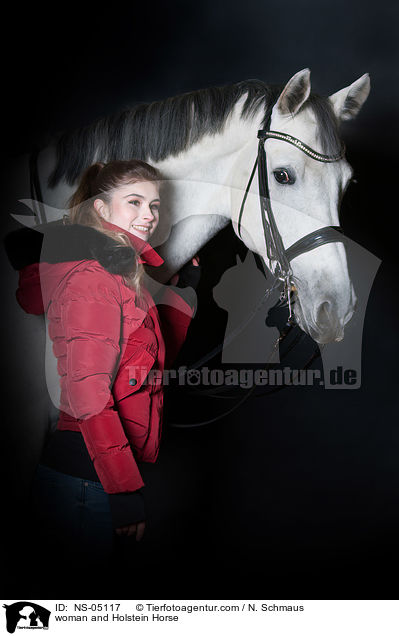 Frau und Holsteiner / woman and Holstein Horse / NS-05117