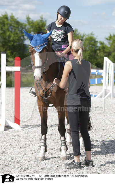 womans with Holstein Horse / NS-05974