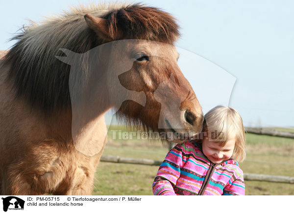 Kind und Islnder / child and Icelandic horse / PM-05715