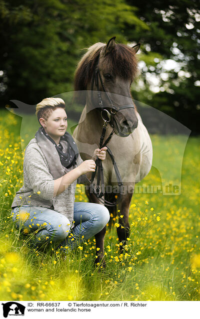 Frau und Islnder / woman and Icelandic horse / RR-66637