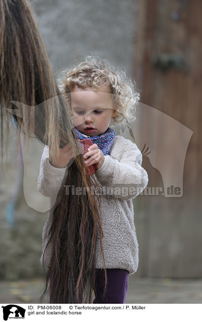 girl and Icelandic horse / PM-06008