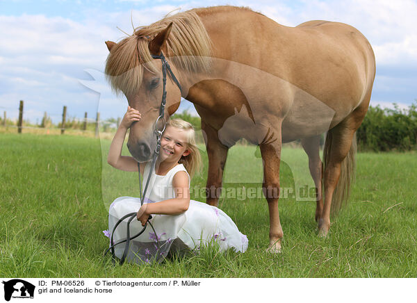 Mdchen und Islnder / girl and Icelandic horse / PM-06526