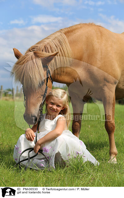 Mdchen und Islnder / girl and Icelandic horse / PM-06530