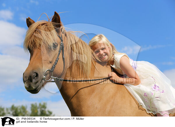 Mdchen und Islnder / girl and Icelandic horse / PM-06534