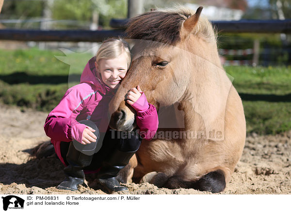 Mdchen und Islnder / girl and Icelandic Horse / PM-06831