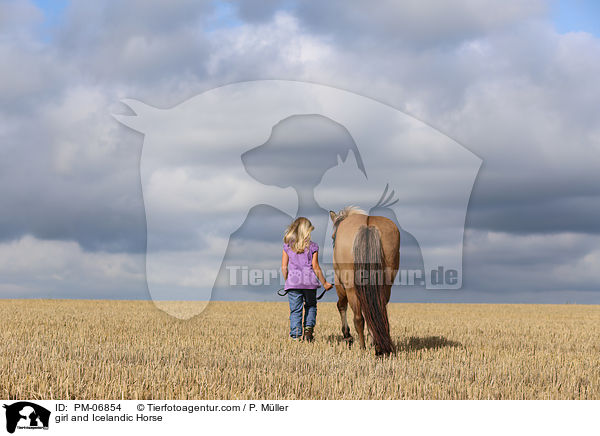 girl and Icelandic Horse / PM-06854