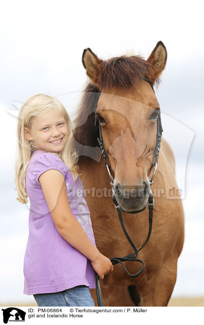 Mdchen und Islnder / girl and Icelandic Horse / PM-06864