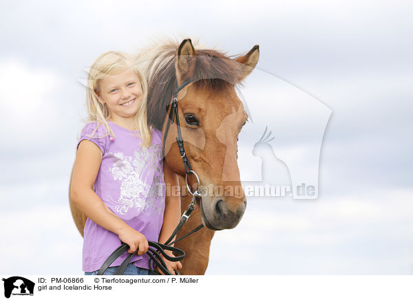 Mdchen und Islnder / girl and Icelandic Horse / PM-06866