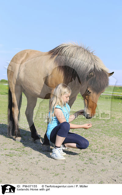 Islnder mit Mdchen / Icelandic Horse with girl / PM-07155