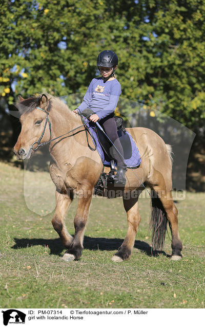 Mdchen mit Islnder / girl with Icelandic Horse / PM-07314