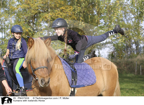Menschen mit Islnder / humans with Icelandic Horse / PM-07404
