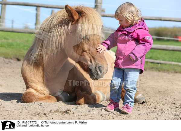 Mdchen und Islnder / girl and Icelandic horse / PM-07772