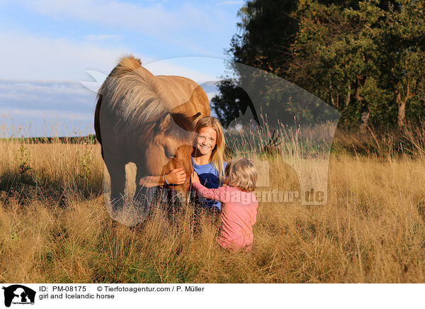 Mdchen und Islnder / girl and Icelandic horse / PM-08175