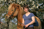 woman with Icelandic horse