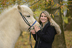 woman with Icelandic horse