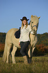woman with Icelandic horse