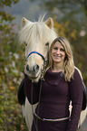 woman with Icelandic horse