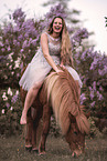 woman with Icelandic horse