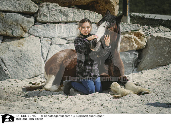 child and Irish Tinker / CDE-02792