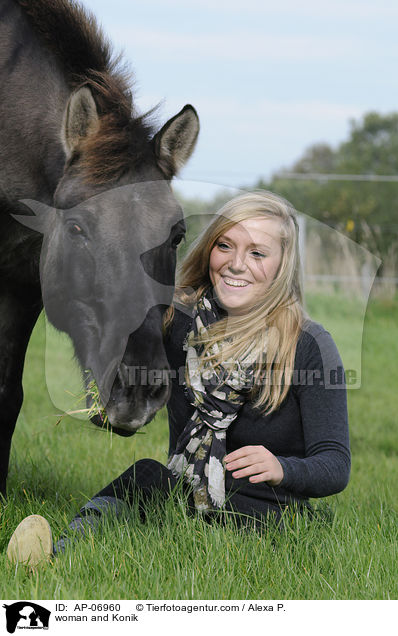 woman and Konik / AP-06960